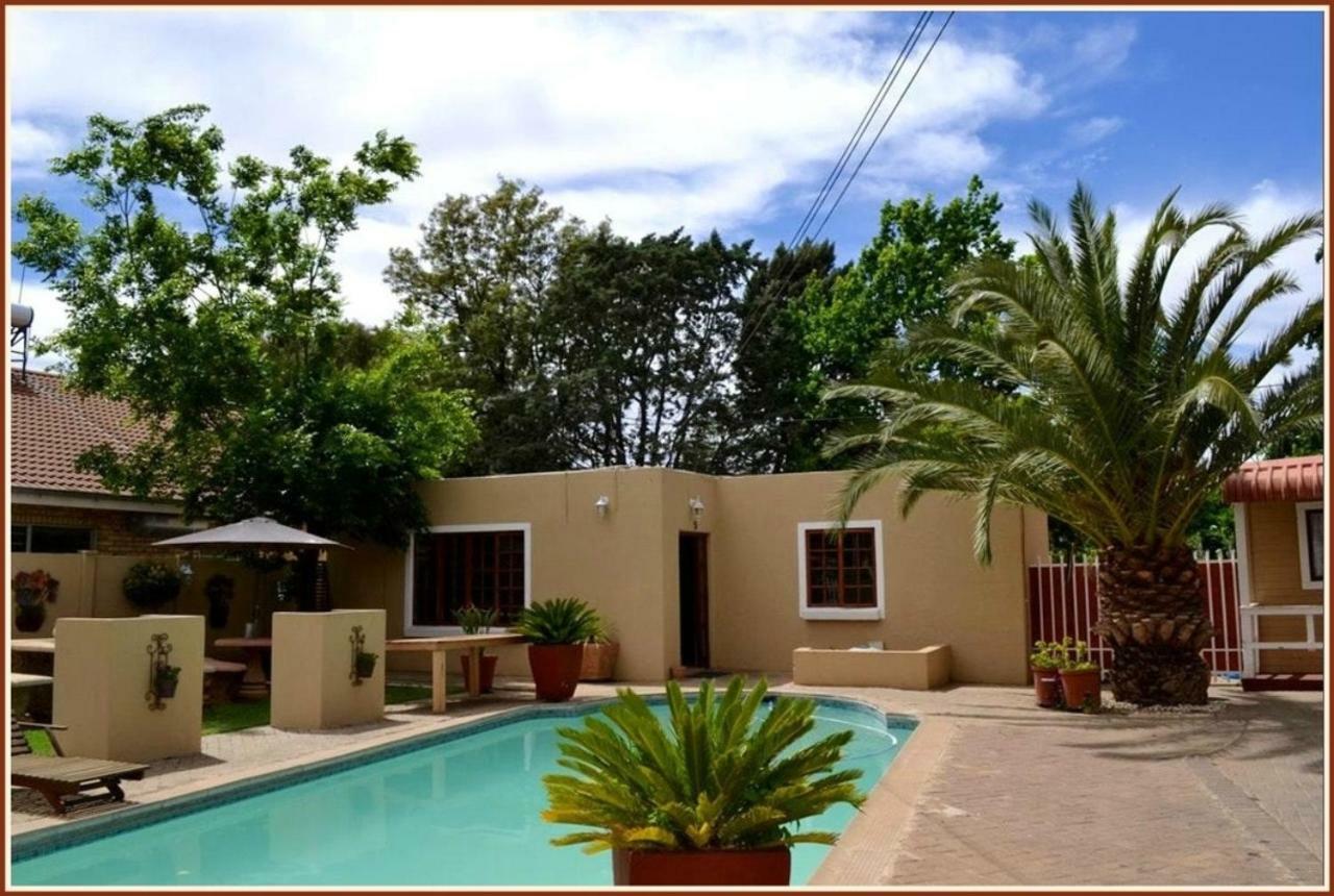 Jock-Inn Guest House Bloemfontein Exterior foto