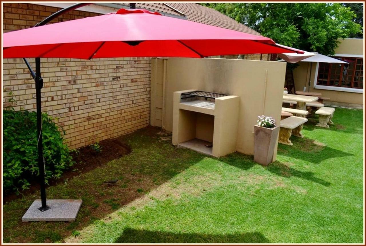 Jock-Inn Guest House Bloemfontein Exterior foto