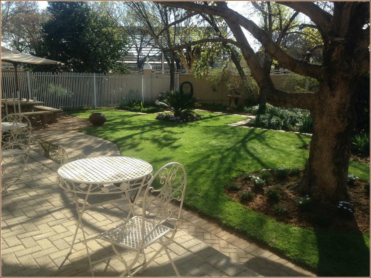 Jock-Inn Guest House Bloemfontein Exterior foto