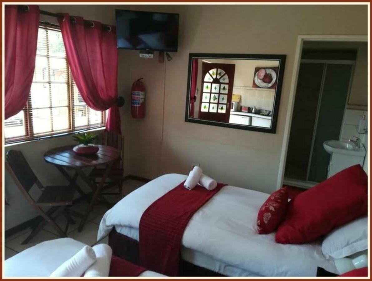 Jock-Inn Guest House Bloemfontein Exterior foto