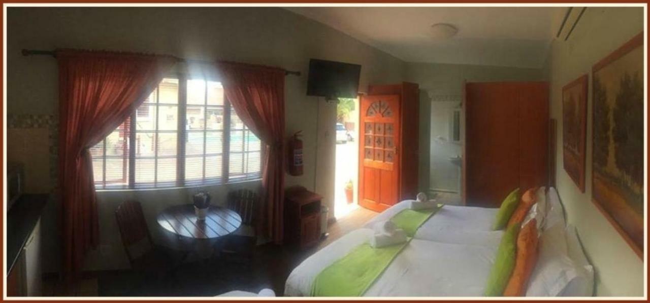 Jock-Inn Guest House Bloemfontein Exterior foto
