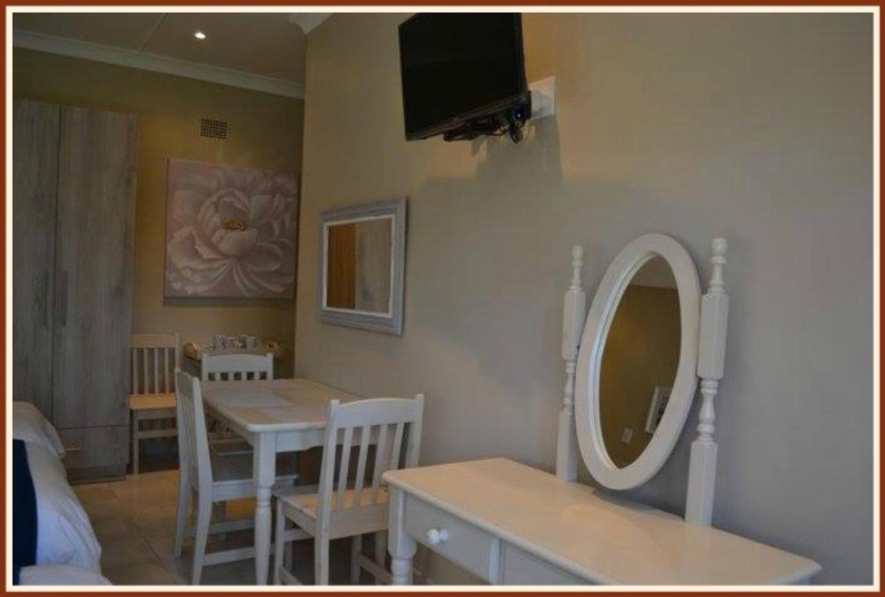Jock-Inn Guest House Bloemfontein Exterior foto